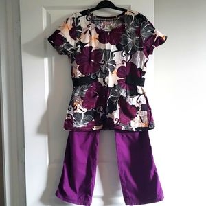 Scrub set